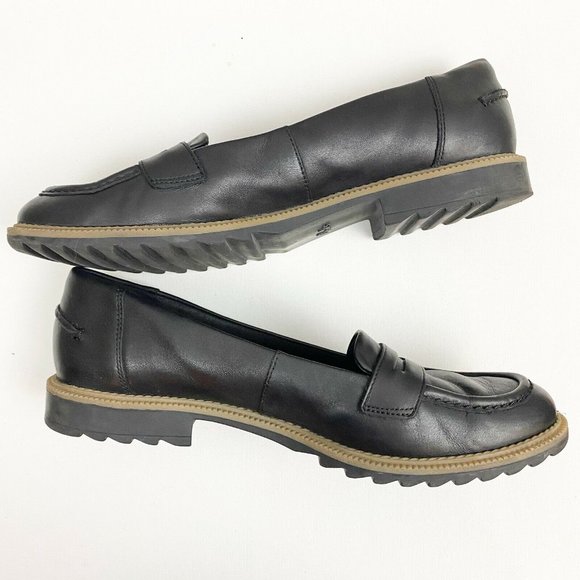 Clarks Black Leather Loafers with Tan Sole - Picture 3 of 11